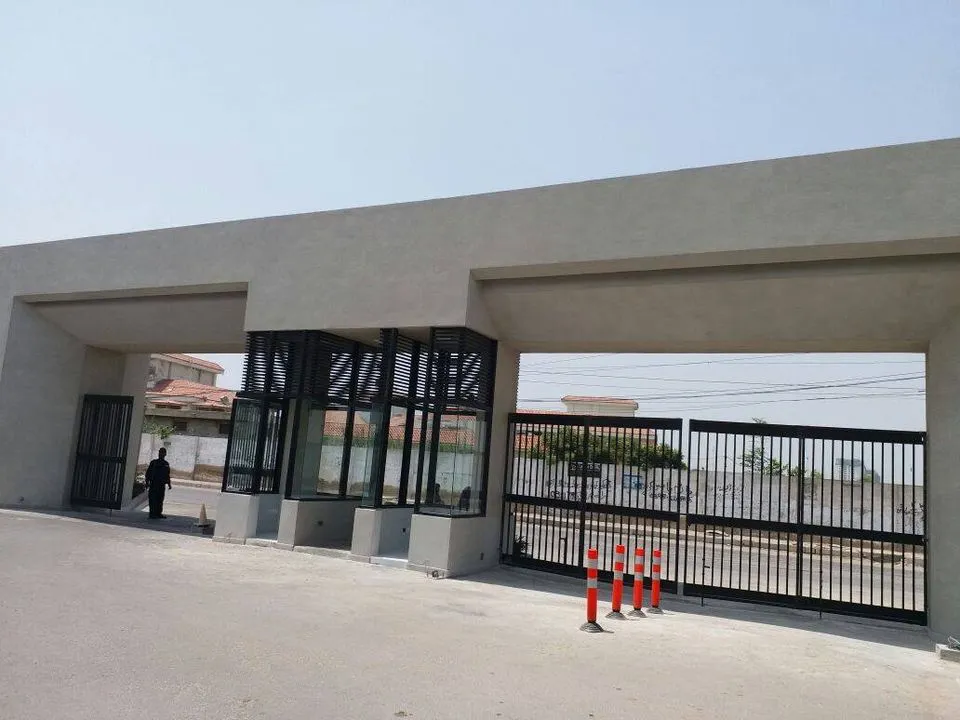 AOHS Gate